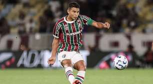 Thiago Silva sente dores na coxa direita e será reavaliado
