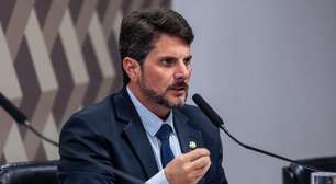 Moraes ordena bloqueio do salário de Marcos do Val e uso de tornozeleira eletrônica