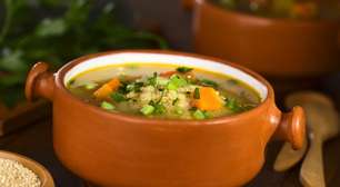 5 sopas ricas em proteínas para manter a massa muscular no inverno