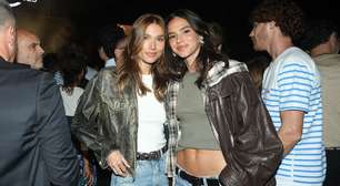 De cropped, Bruna Marquezine deixa barriga sarada à mostra em noitada com Sasha Maneghel. Veja fotos dos looks!