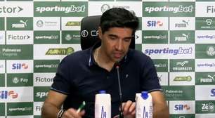 Abel dá resposta atravessada a repórter e deixa coletiva do Palmeiras