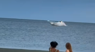 Pouso de emergência de avião no mar assusta banhistas nos EUA