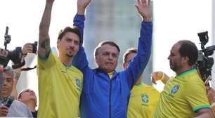 Filho mais novo de Bolsonaro se pronuncia após prisão do pai: 'Contigo...'
