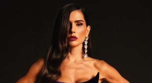 Deborah Secco mistura roxo e veludo em look sensual