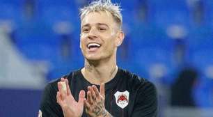 Agente viajará ao Qatar para tentar acertar ida de Róger Guedes ao Grêmio