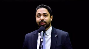 Deputado faz 1º pedido a Moraes para poder visitar Bolsonaro em prisão domiciliar