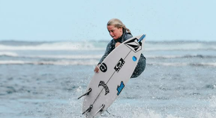 Conheça a prodígia de somente 12 anos que irá disputar uma etapa do Mundial de Surfe