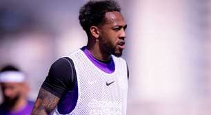 Volante dá susto em treino do Corinthians e passa por teste