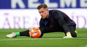 Após polêmica, Barcelona retira braçadeira de capitão e pune Ter Stegen; entenda