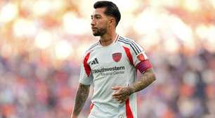 Luciano Acosta desembarca no Rio para assinar com o Fluminense