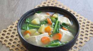 5 receitas de sopas práticas e nutritivas para o jantar