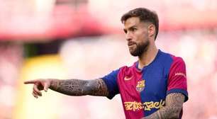 Zagueiro do Barcelona acerta com Al-Nassr, da Arábia Saudita