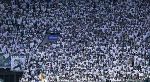 Torcida do Palmeiras protesta com faixa após derrota na Copa do Brasil: "Fora, Abel"