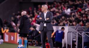 Crespo pede cabeça erguida ao São Paulo após queda: 'Não somos horríveis, não éramos fenômenos'