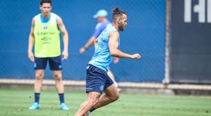 Braithwaite retorna aos treinos e minimiza preocupação no Grêmio