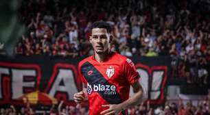 Botafogo acelera busca por zagueiro em 'frente tripla'