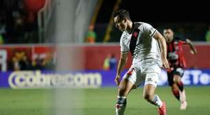 Lucas Piton brilha em vitória e volta a ser decisivo para o Vasco