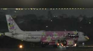 Avião da Azul faz pouso de emergência no DF após ameaça de bomba