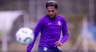 Dorival Júnior comanda treino tático no Corinthians; Carrillo passa por cirurgia