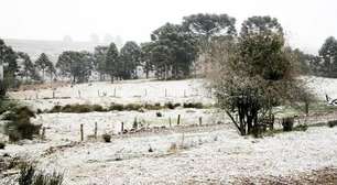 Onda de frio provoca neve na Serra Gaúcha e em Santa Catarina