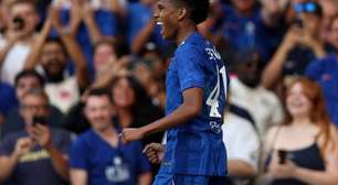 Estêvão sofre pênalti e leva jornal inglês à loucura em segundo jogo pelo Chelsea: 'Peça vital'