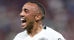 Botafogo goleia por 5×0 e Cabral iguala Igor Jesus e já pensa na LDU