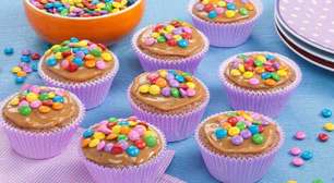 Cupcake de confeitos coloridos que a criançada vai amar