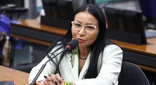 Silvia Waiãpi usou advogados do gabinete em defesa pessoal