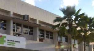 IFPE abre inscrições de concurso para Professores com 100 vagas e salários de até R$ 7.107,99