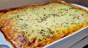 Lasanha à bolonhesa cremosa e gratinada de dar água na boca só de olhar