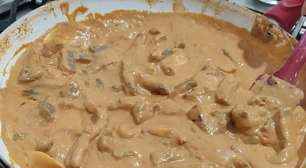 Estrogonofe de restaurante cremoso: receita profissional para você fazer no seu almoço