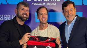 Tetracampeão da F1 aparece com camisa do Flamengo