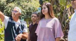 Prefeita Mirella fiscaliza operação que retira 14 toneladas de lixo em canal de Olinda