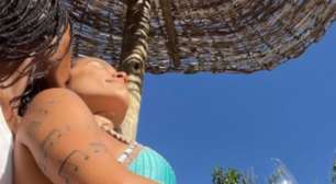 Atriz de 'Verdades Secretas' engata namoro com cantora da Bahia; conheça o novo casal