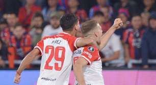 Nos acréscimos, Estudiantes arranca vitória sobre o Cerro Porteño