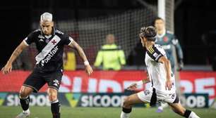 Puma completa 100 jogos pelo Vasco e recebe homenagem
