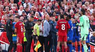 Jogo do Liverpool é paralisado após Semenyo, do Bournemouth, denunciar ataque racista