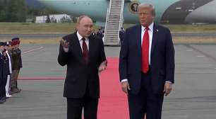 Putin é questionado por repórter quando vai 'parar de matar civis' em encontro com Trump