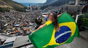 Kelly Key visita a Rocinha pela primeira vez e realiza sonho do marido