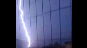 Chuva forte causa transtornos em Porto Alegre