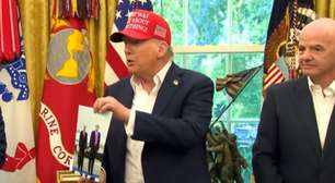 Trump anuncia data de sorteio da Copa e exibe foto com Putin: 'Acredito que ele virá'