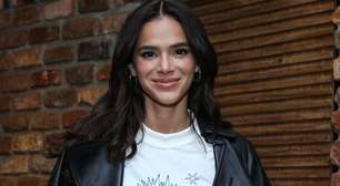 Com Sasha, Marquezine mistura camiseta e alfaiataria em show de João Lucas
