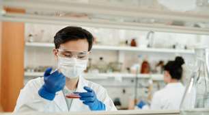 China é incomparável em baterias e painéis solares, e está prestes a superar também as empresas farmacêuticas ocidentais