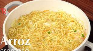 Arroz cremoso com sobra do almoço, prático de fazer e cheio de sabor
