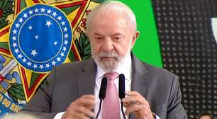 Lula pede salva de palmas a Ricardo Stuckert em luto pela morte do irmão