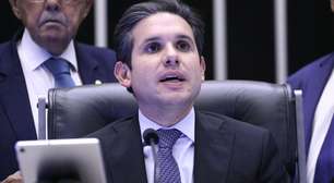 Proposta de voto secreto para abrir inquérito contra parlamentar adia PEC na Câmara