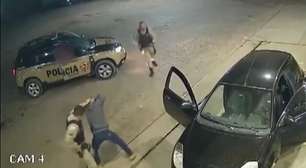 Mulher sequestrada salta de carro ao ver viatura da PM e escapa de agressor