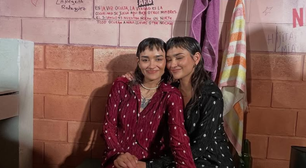 'Nunca imaginamos que estaríamos na Netflix': duas gêmeas saíram de um salão em comuna na Argentina para sucesso mundial 'Na Lama'