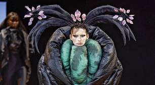 Estilistas holandeses exploram dualidade entre volume e despojamento em nova coleção