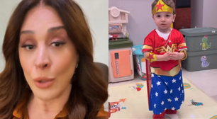 Claudia Raia é detonada na web por expor filho fantasiado de Mulher-Maravilha